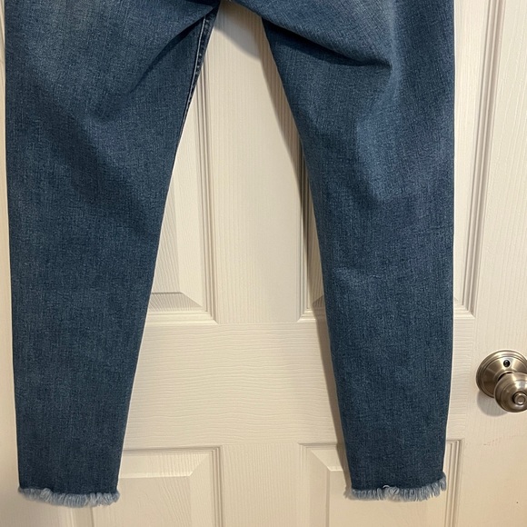Reba Raw Hem Stretchy Skinny Medium Wash Denim Blue Jeans - Women’s Size 12 - Picture 9 of 16
